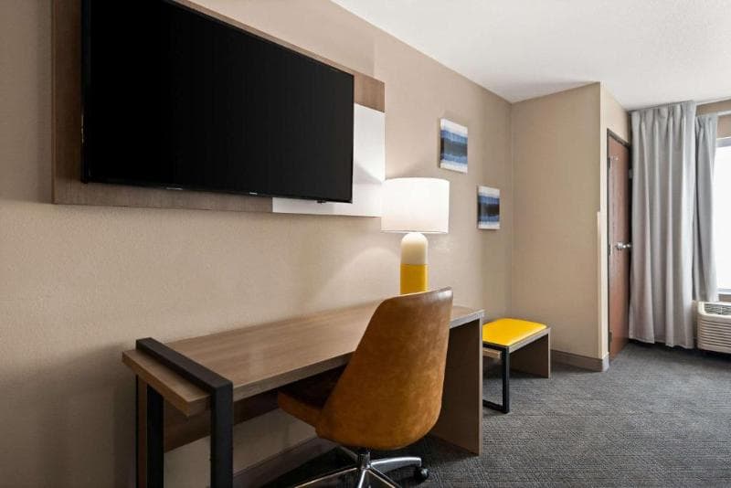 Comfort Suites 5