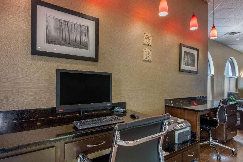 Comfort Suites Jackson I-40 photo 1