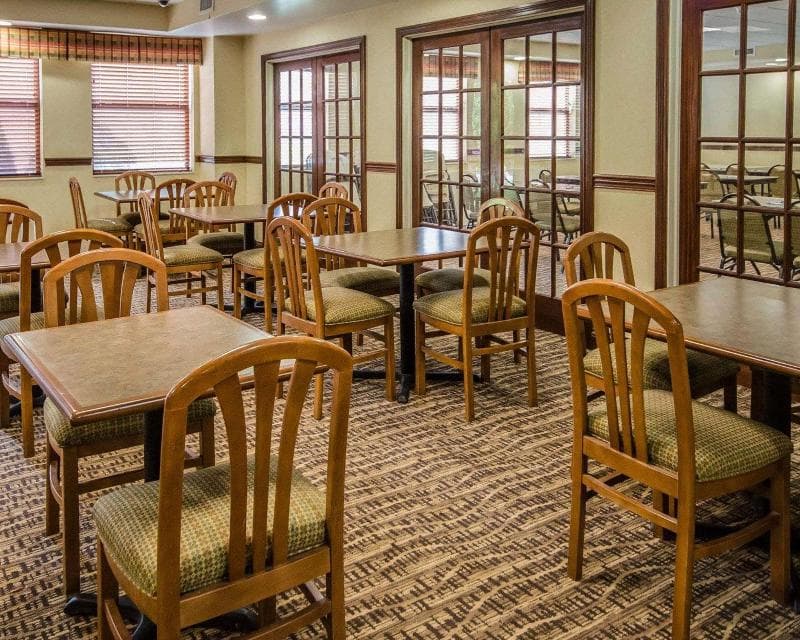 Quality Suites Jeffersonville 2