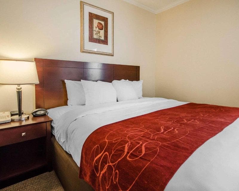 Quality Suites Jeffersonville 3