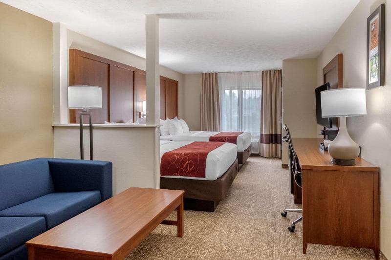 Comfort Suites Speedway - Kansas City 4