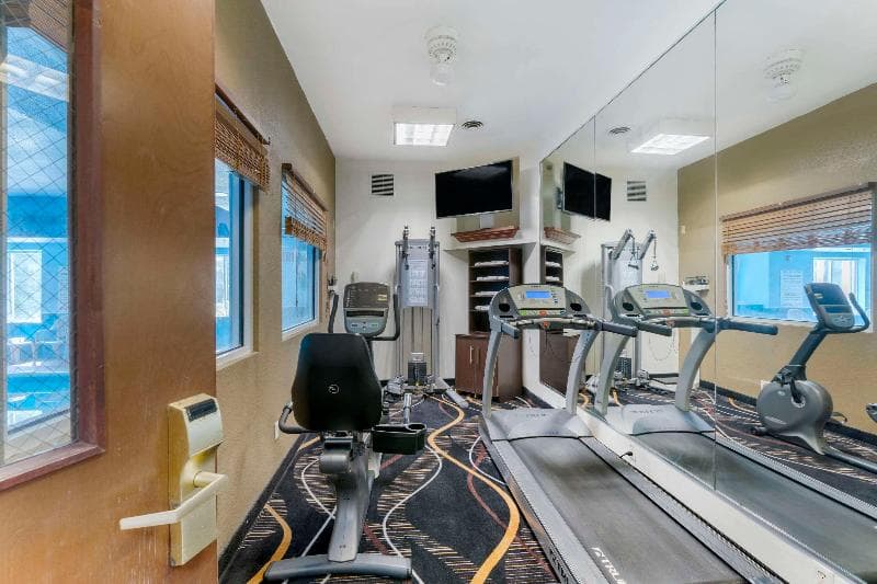 Quality Suites La Grange 4