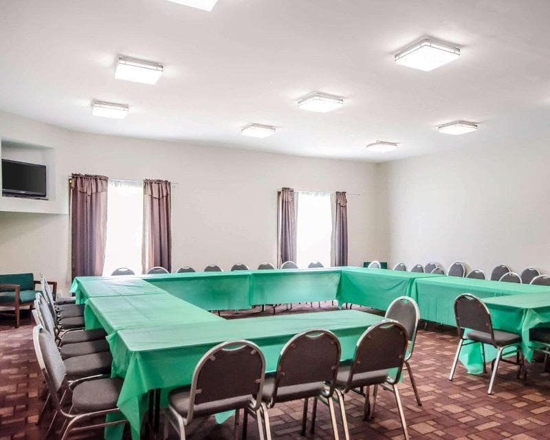 Quality Suites La Grange 3