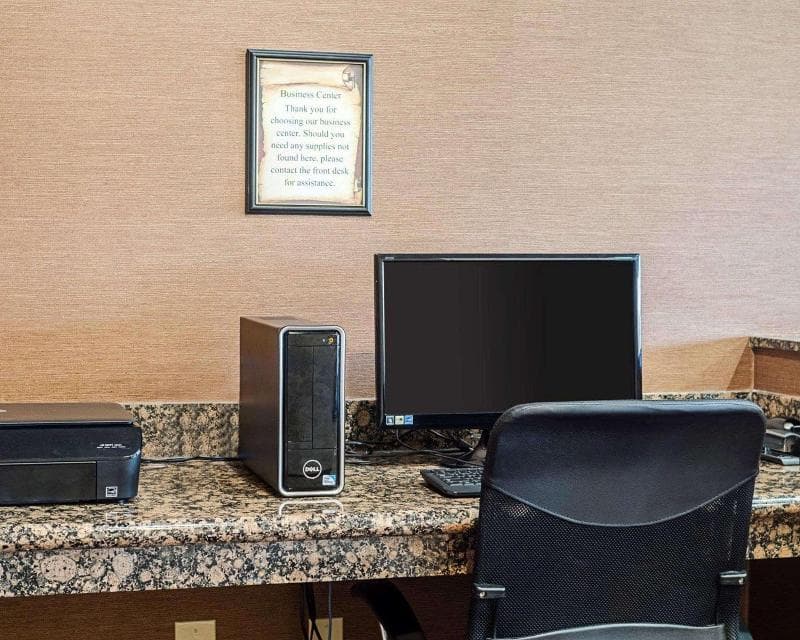 Comfort Inn & Suites Lawrence - University Area photo 1