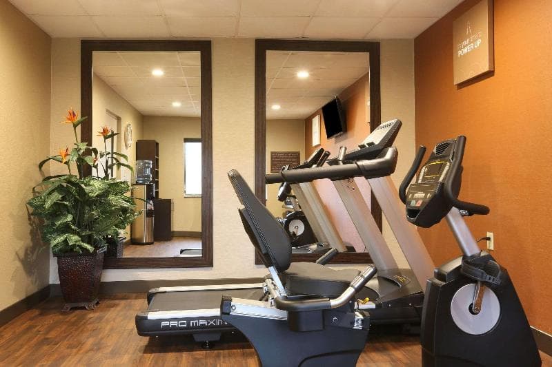 Comfort Inn & Suites Leeds I-20 2