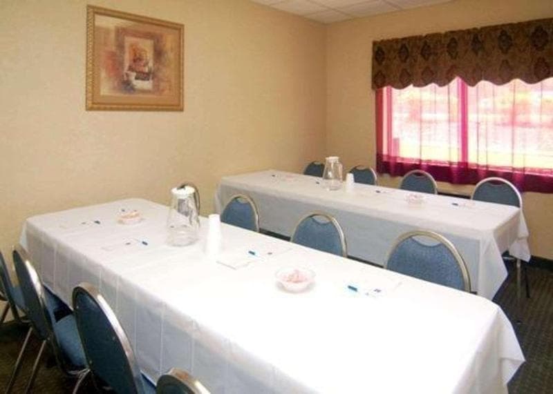 Comfort Inn & Suites Leeds I-20 photo 1