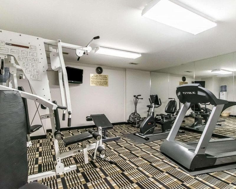Quality Inn & Suites University - Airport photo 1