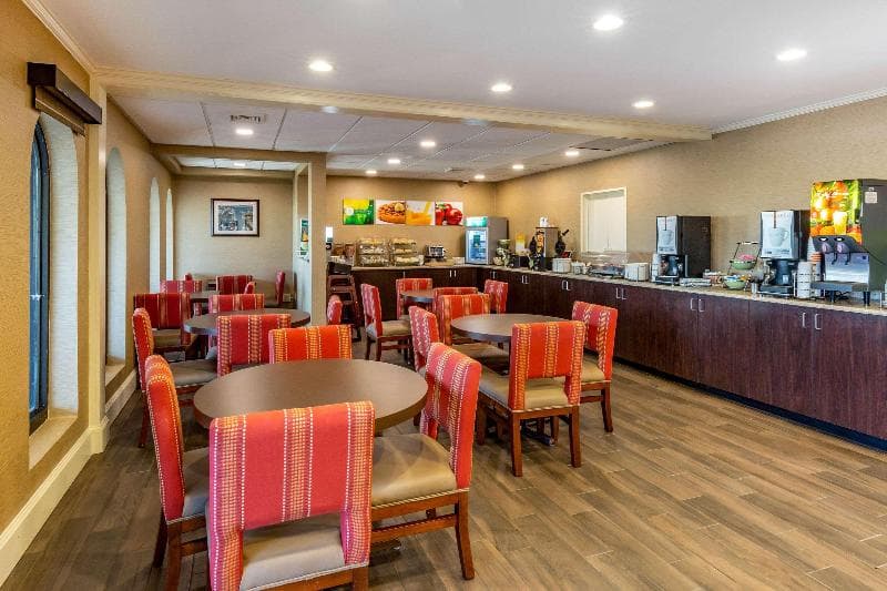 Quality Inn & Suites Oceanblock 2