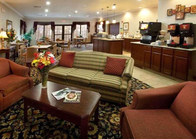 Quality Inn & Suites Near University 3