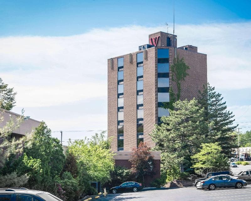 The Woodlands Inn, Ascend Hotel Collection 5