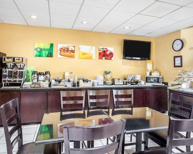 Quality Inn Grand Suites Bellingham 3