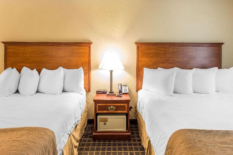 Quality Inn & Suites on the River 4