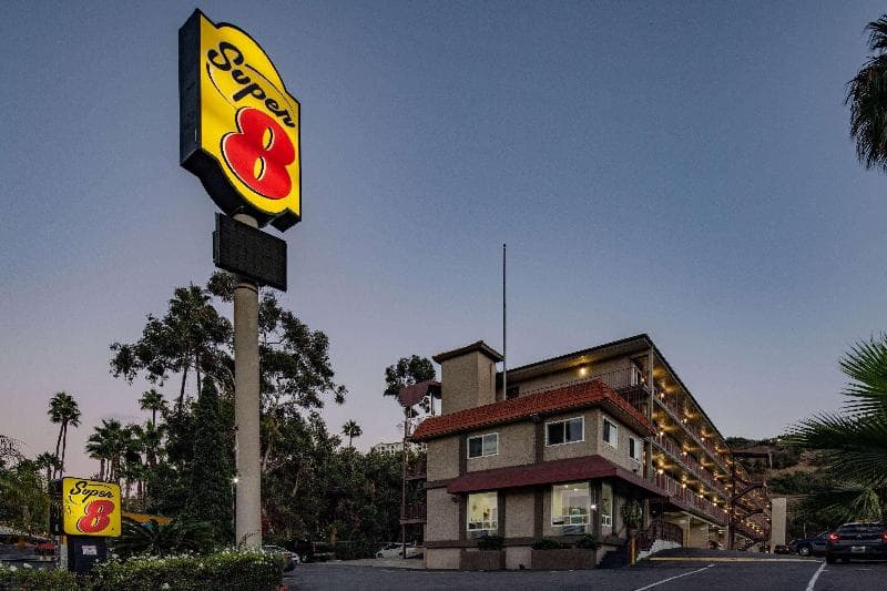 Super 8 by Wyndham San Diego Hotel Circle 5