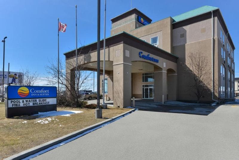 Comfort Inn & Suites Airport 2
