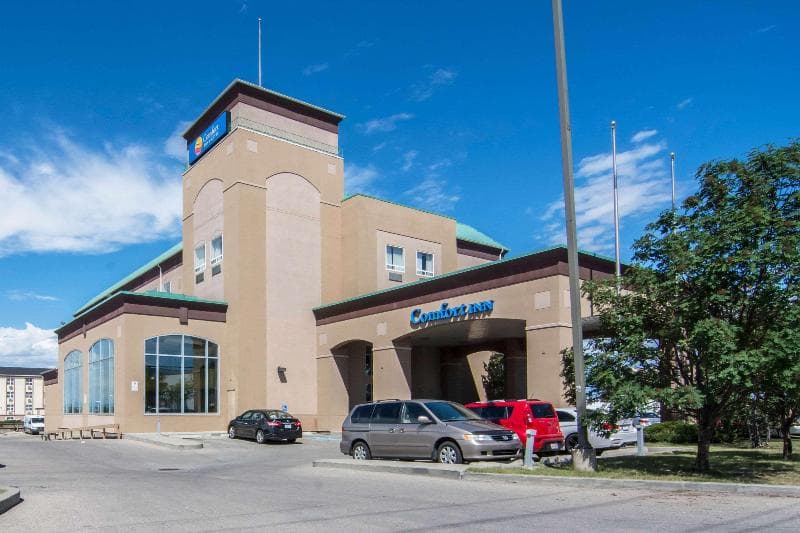 Comfort Inn & Suites Airport 4