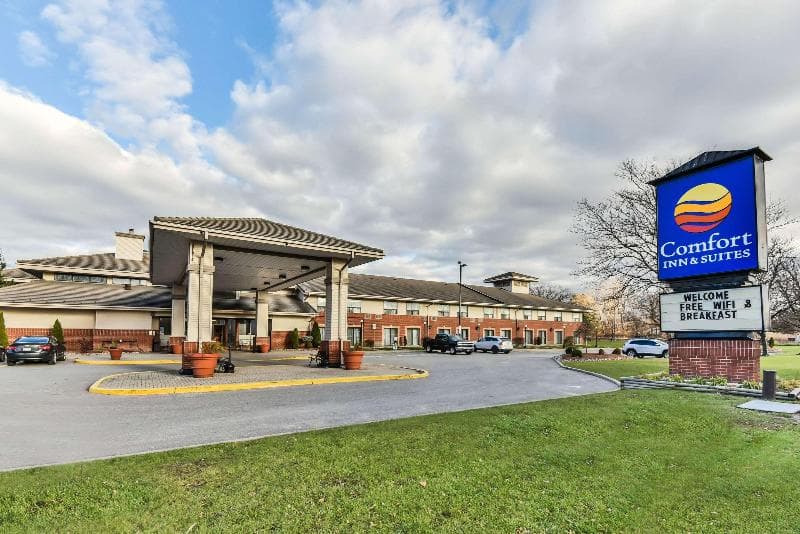 Comfort Inn & Suites Ambassador Bridge 3