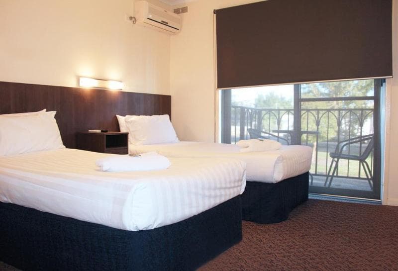 Boulevard Motor Inn 5