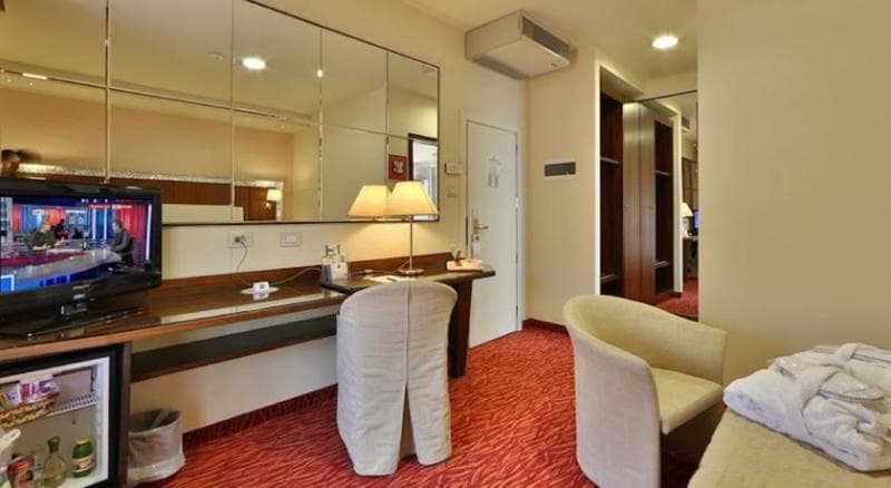 Hotel Maggiore Bologna 5