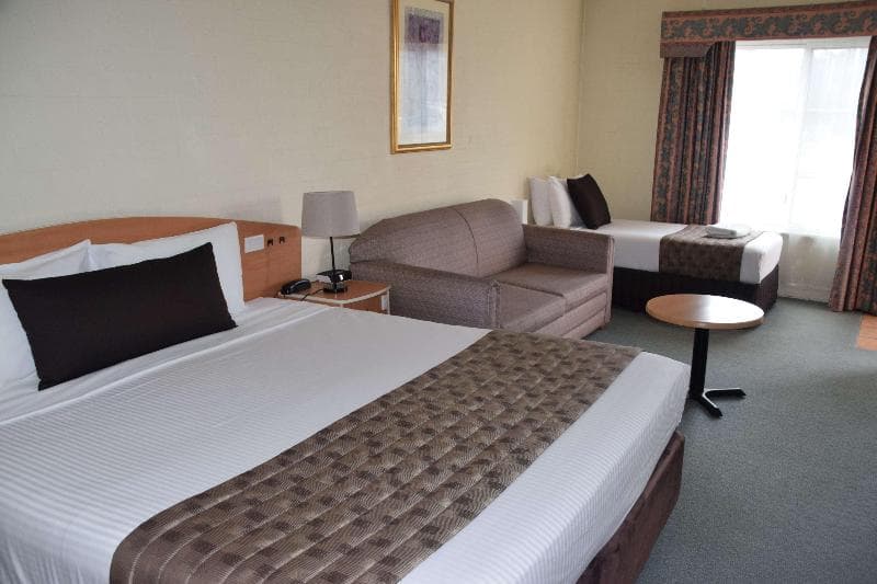 Best Western Coachman's Inn Motel 5