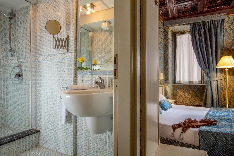 Residenza Canova Tadolini Luxury Rooms & Suites 5