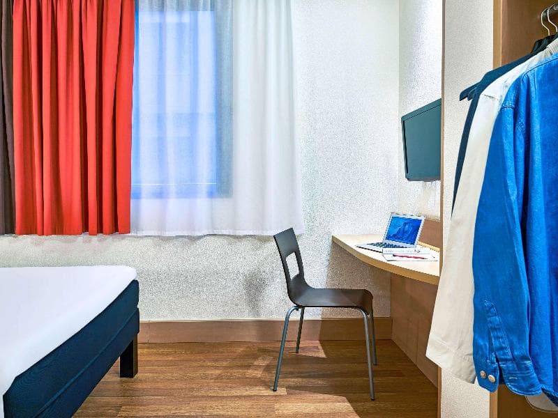 ibis Barcelona Centro (Sagrada Familia) 5