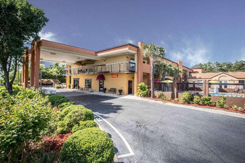 Quality Inn & Suites 2