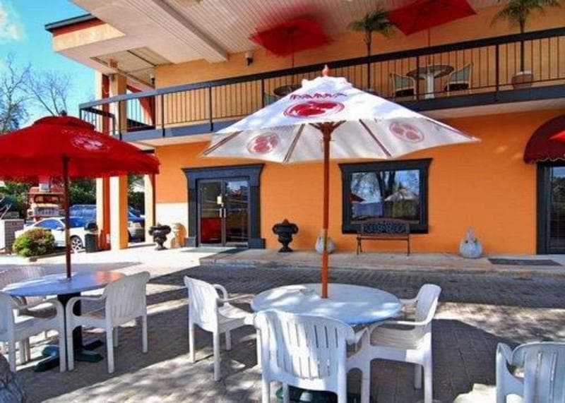 Quality Inn & Suites 4