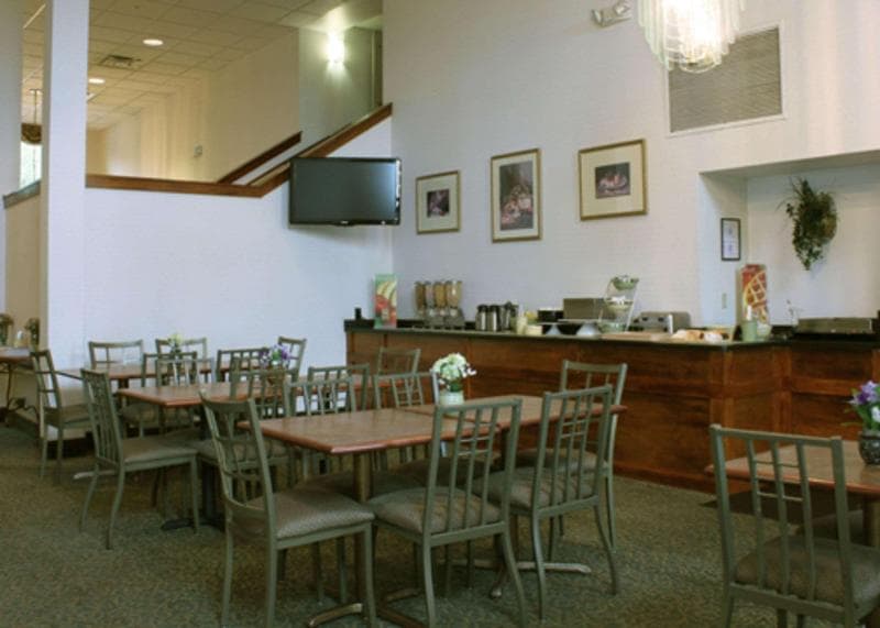 Royal Inn & Suites photo 1