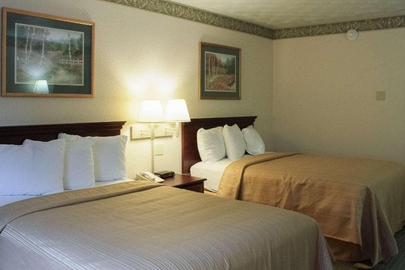 Royal Inn & Suites 4