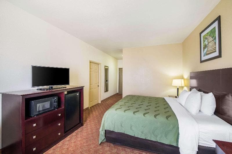 Quality Inn Bastrop 3