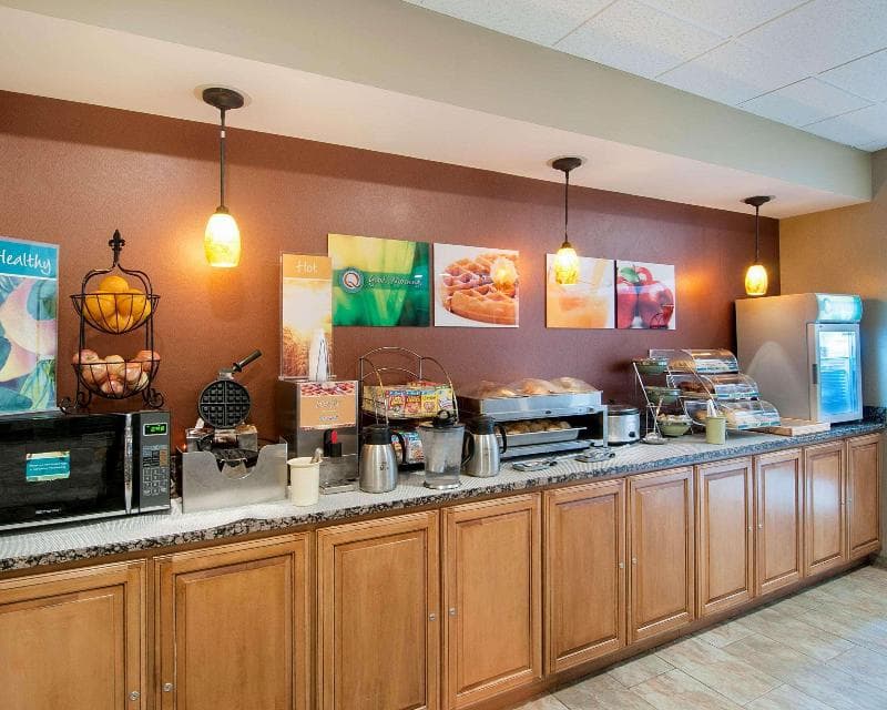 Quality Inn 4