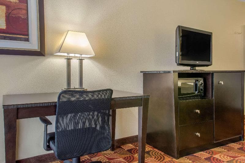 Quality Inn 5