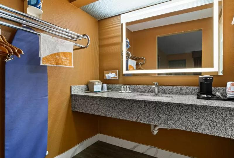 Quality Inn & Suites Corinth West 3
