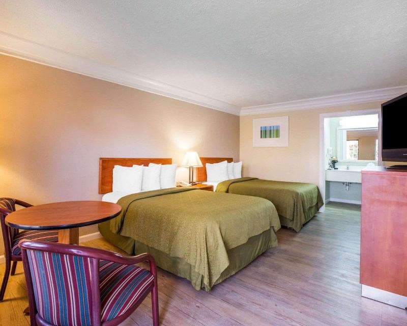 Quality Inn 3