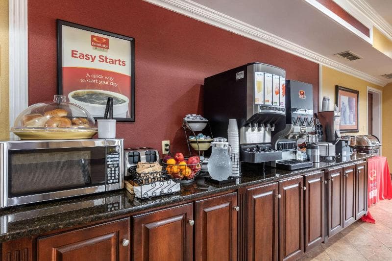 Quality Inn & Suites photo 1