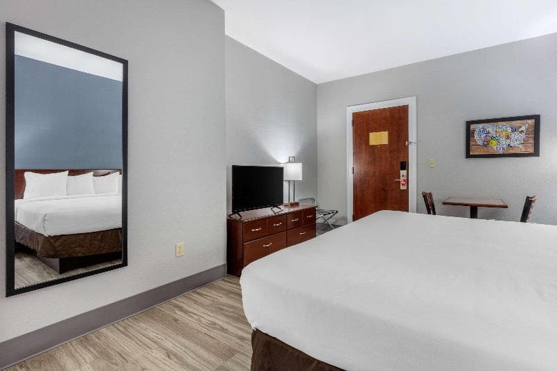 Quality Inn & Suites 2