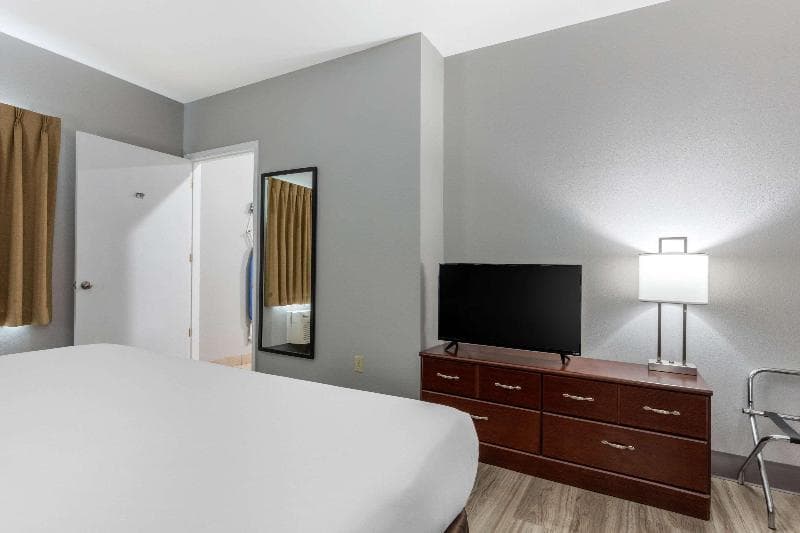 Quality Inn & Suites 5