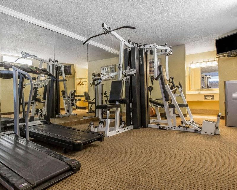 Econo Lodge- Douglas 2