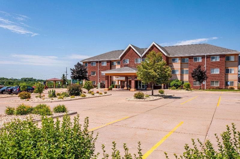 Mainstay Suites Dubuque 3