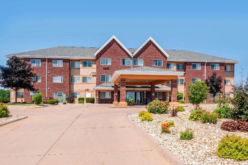 Mainstay Suites Dubuque 4