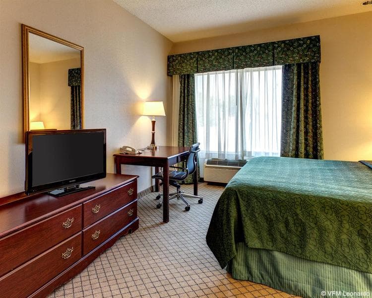 Quality Inn & Suites - Granbury photo 1