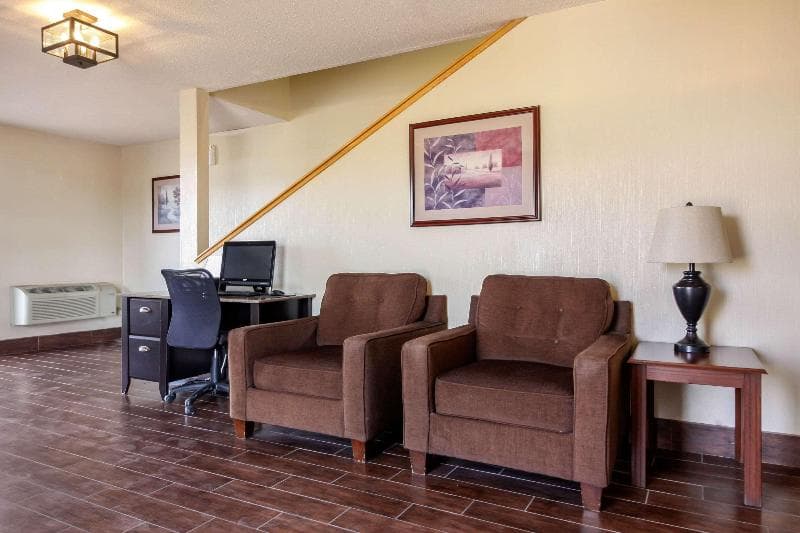 Quality Inn Hays I-70 3