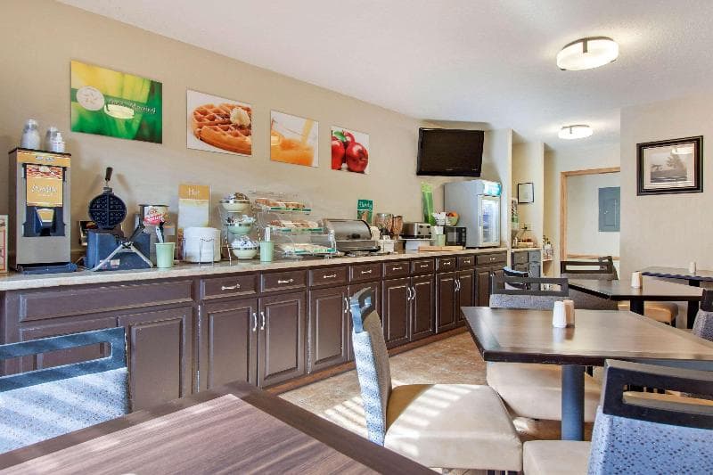 Quality Inn Hays I-70 5