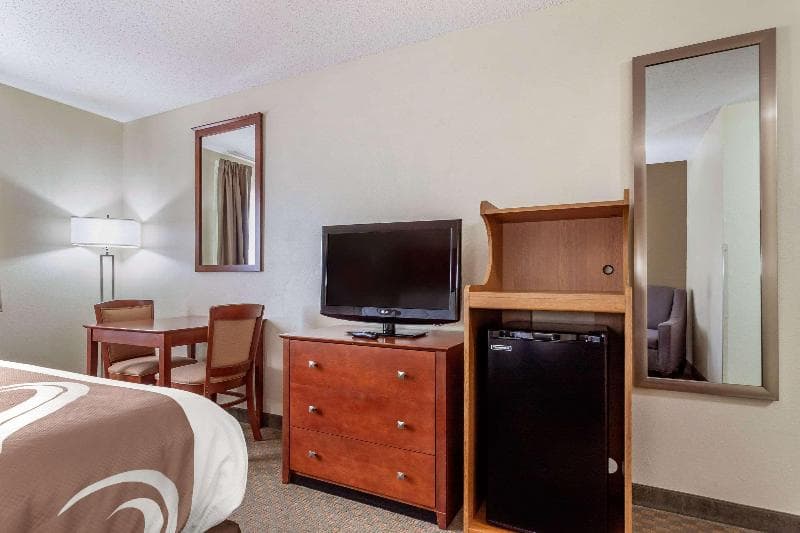 Quality Inn Hays I-70 2