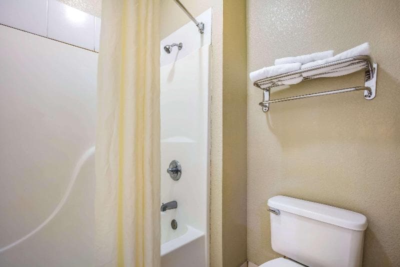 Econo Lodge Inn And Suites Memphis Area photo 1