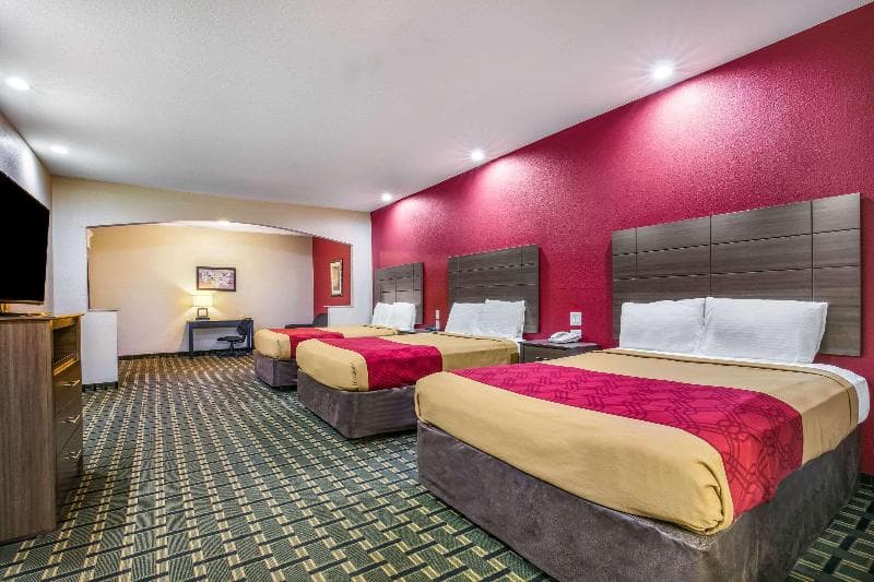 Econo Lodge Inn And Suites Memphis Area 2