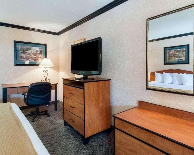 Quality Inn & Suites Lufkin 3