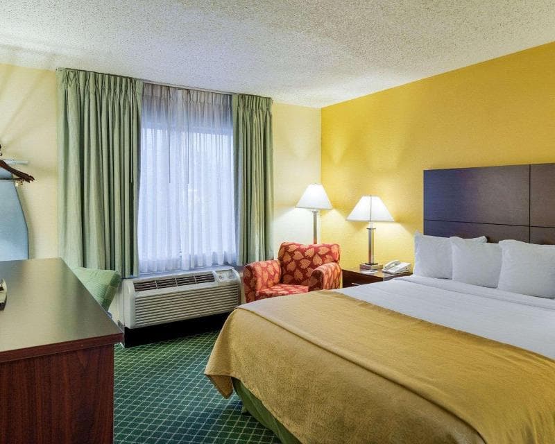 Quality Inn Newark photo 1