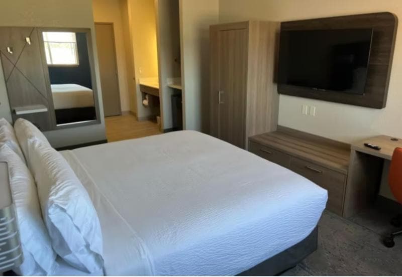 Holiday Inn Express Wichita North Park City 4