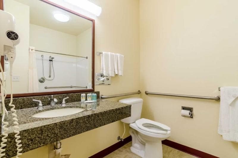 Holiday Inn Express Wichita North Park City 5